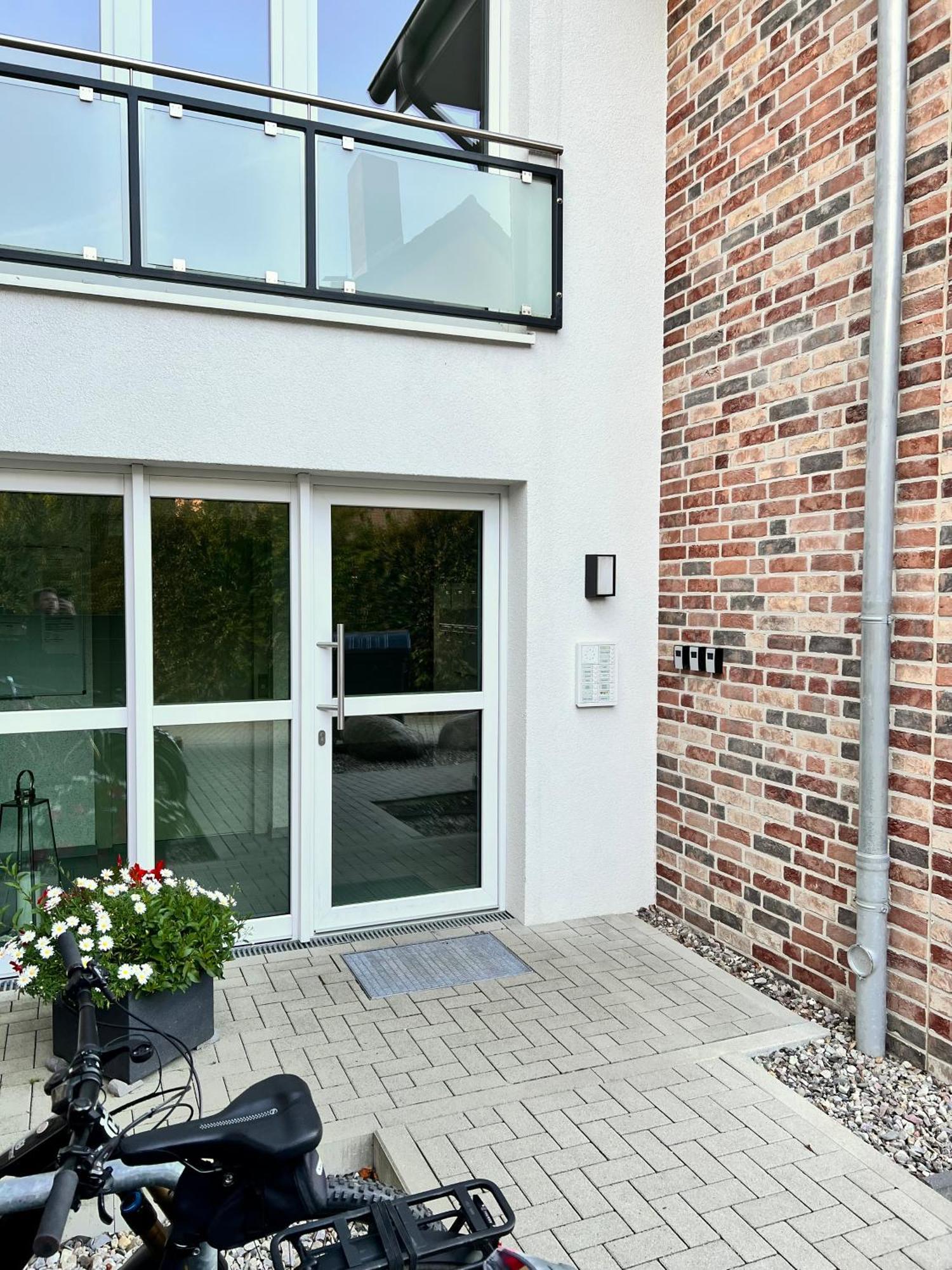 Kleine Auszeit -- Inklusive Parkplatz & Wifi, Geschirrspueler, Waschmaschine & Terrasse Mit Strandkorb -- Perfekt Fuer Urlaub & Business Scharbeutz Zewnętrze zdjęcie