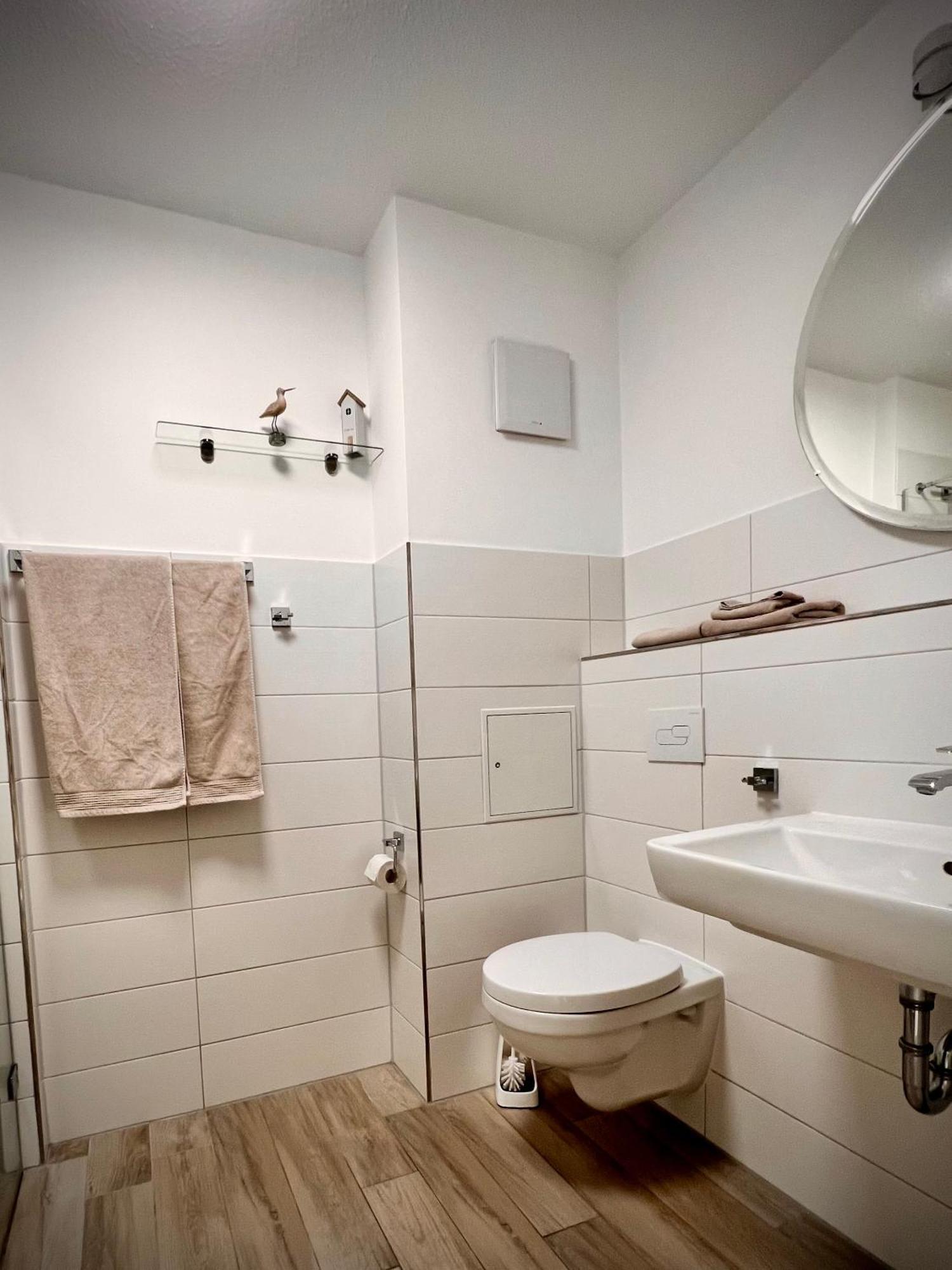 Kleine Auszeit -- Inklusive Parkplatz & Wifi, Geschirrspueler, Waschmaschine & Terrasse Mit Strandkorb -- Perfekt Fuer Urlaub & Business Scharbeutz Zewnętrze zdjęcie